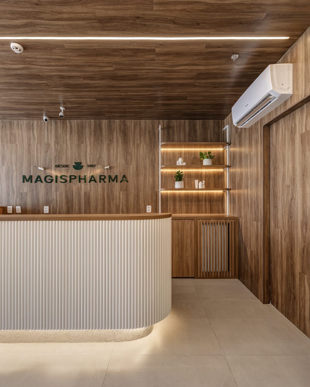 Recepção da Magispharma, farmácia de manipulação em Salvador